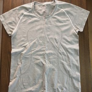 lululemon Swiftly Tech Short Sleeve Crew Size 10